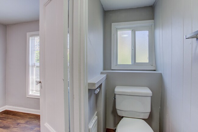 Photo - Custer Street 1x1 unit!  Cozy and Quiet neighbor