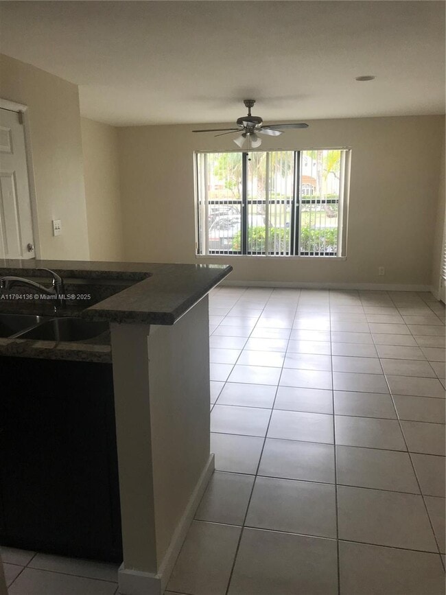 Photo - 4088 N Pine Island Rd Unidad 400 Rental