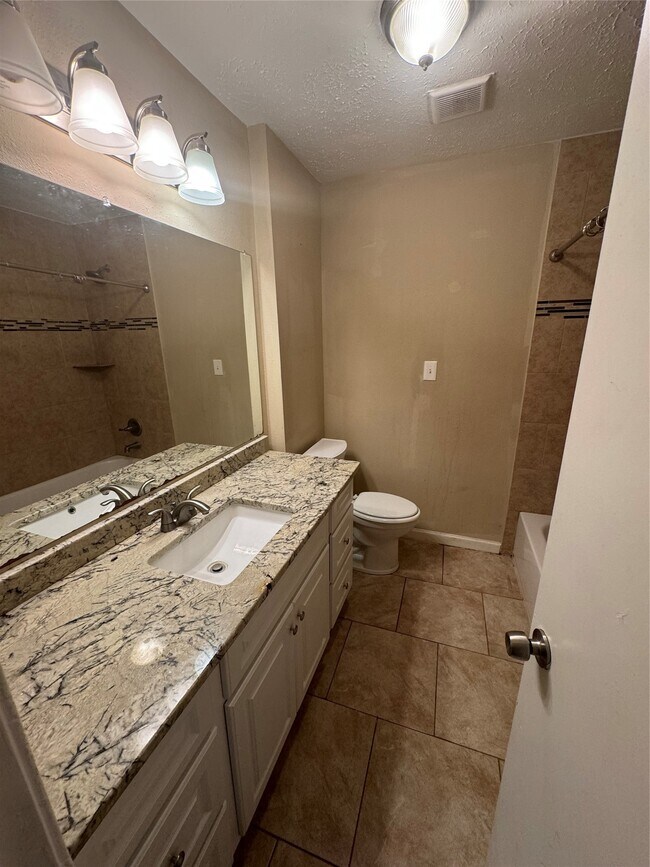 Photo - 13418 Oak Ledge Dr