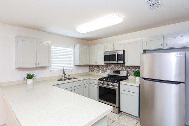 Photo - 9813 Sandhill Dr Unidad 61