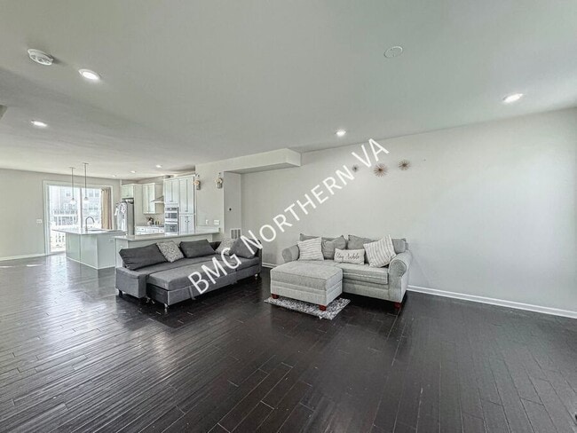 Photo - 42961 Running Creek Square