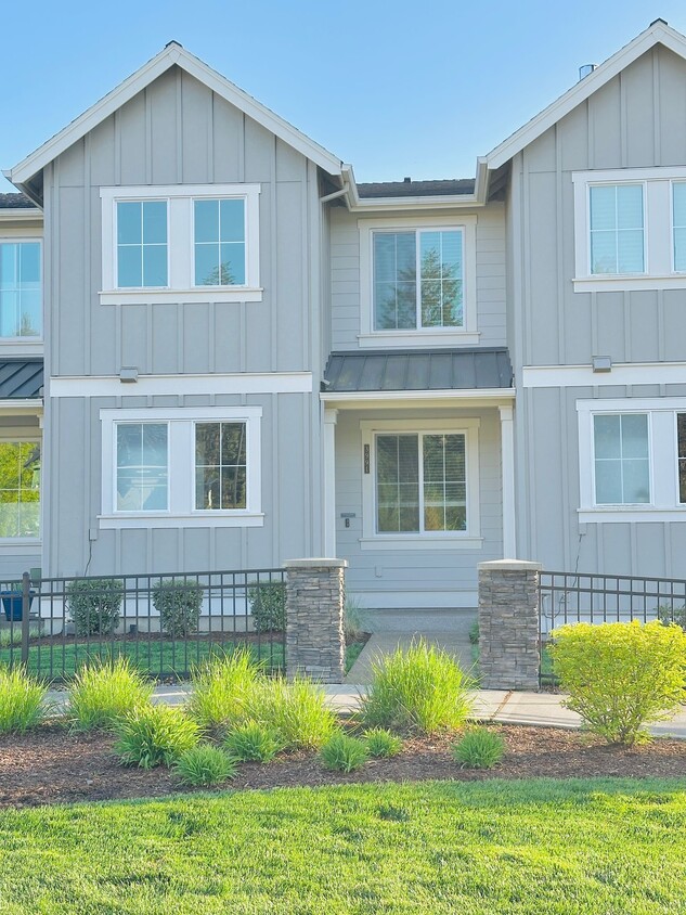 Photo - 3991 SE Century Blvd (Hillsboro, OR)