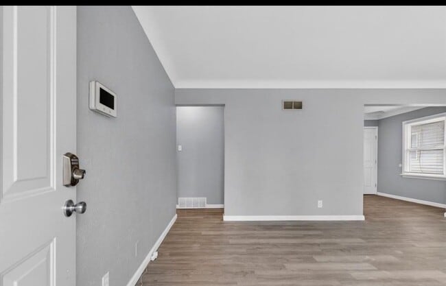 Photo - 8576 Kathlyn Dr