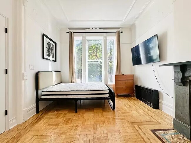 Photo - Furnished room/NOT APARTMENT Unit 2FL