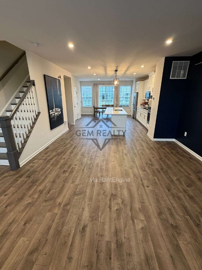 Photo - 1842 Briscoe Ln