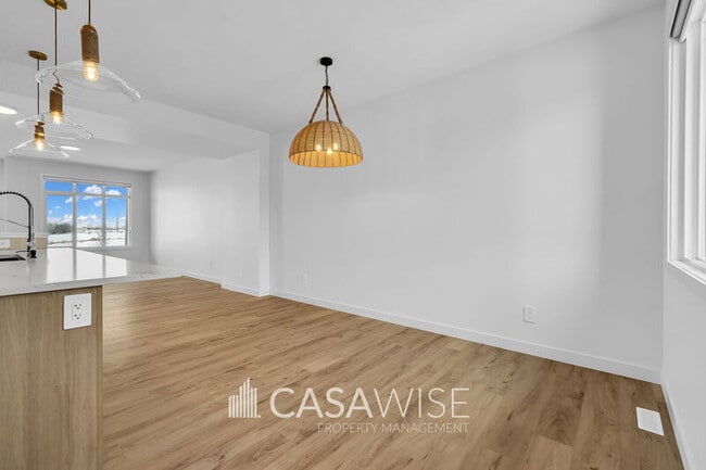 Photo - 203 Kinglet Blvd