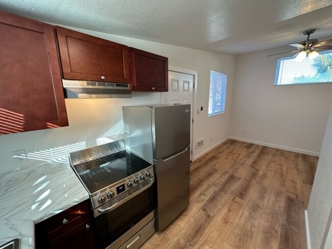 Photo - 2020 Brommer St Unit D
