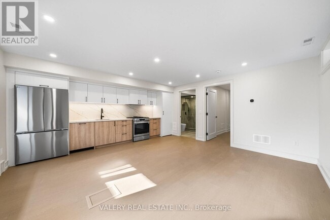 Photo - 131 Dovercourt Rd Unit 1