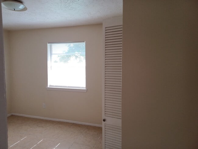 Photo - 9903 Kent Towne Ln