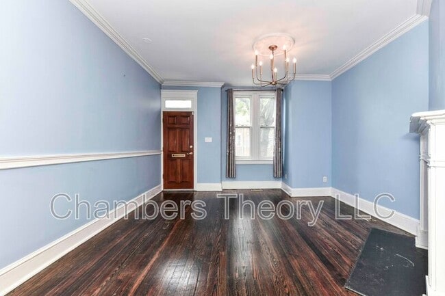 Photo - 1005 Duke St