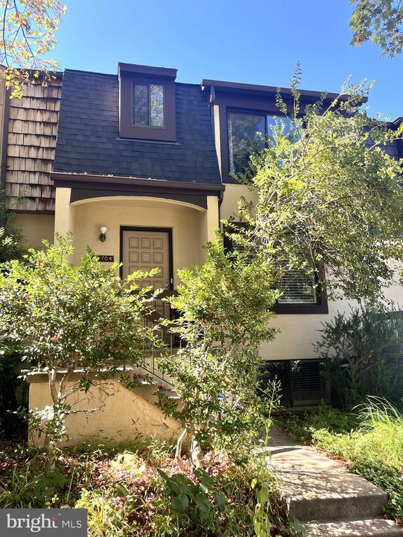 Building Photo - 10704 Muirfield Dr Rental