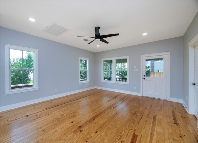 Photo - 1102 Bingham St