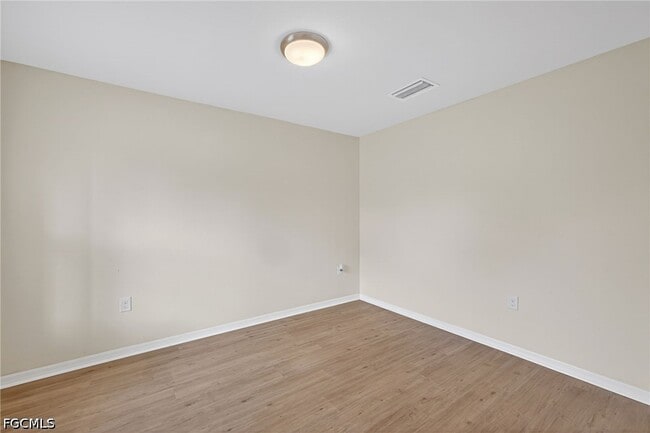 Photo - 921 Jacaranda Pkwy E