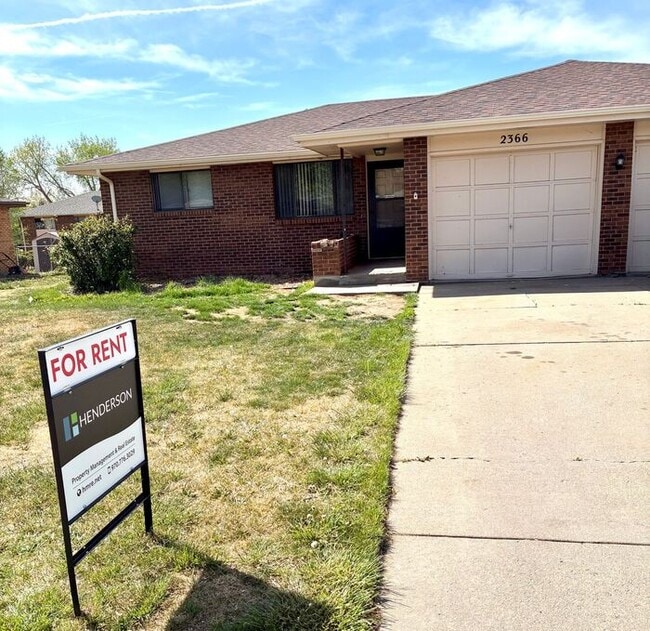 Building Photo - Cozy 2 Bedroom 1 Bath Duplex in West Loveland. Near Lake Loveland!