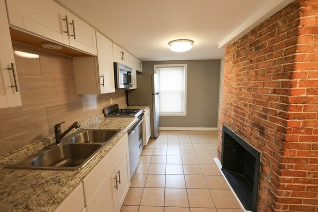 Photo - 98 Commercial St Condo Unit 2R