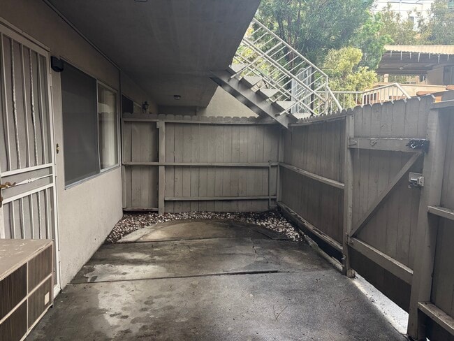 Photo - 12415 Archwood St Unidad 4