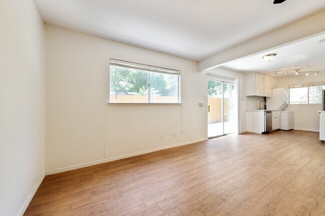 Photo - 607 E 43rd St Unidad A