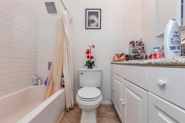 Photo - 554 OBSERVER Hwy Unidad 4L