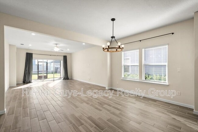 Photo - 400 Bloomfield Wy