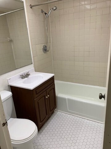 Photo - 46 Shrewsbury Green Dr Unit B