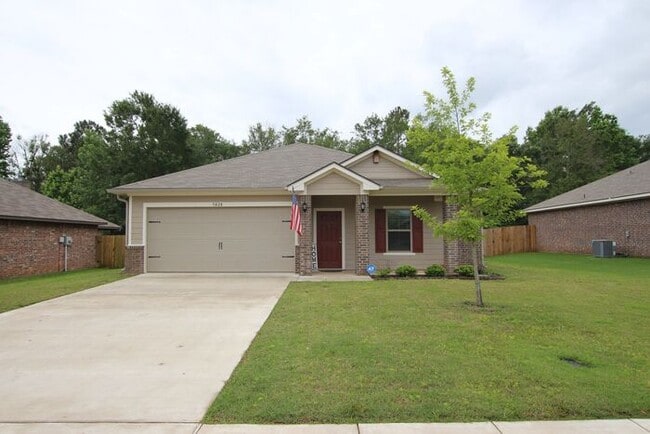 Photo - AVAILABLE NOW! Cozy 4 Bedroom2 Bath Home i...