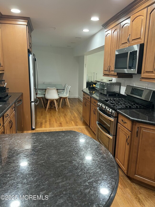 Photo - 1703 Melville St