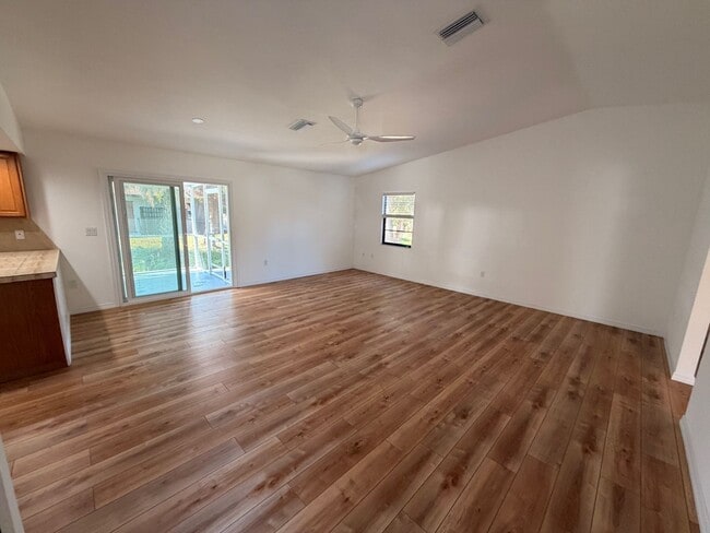 Photo - Highly sought after 2/2 in Gulf Gate