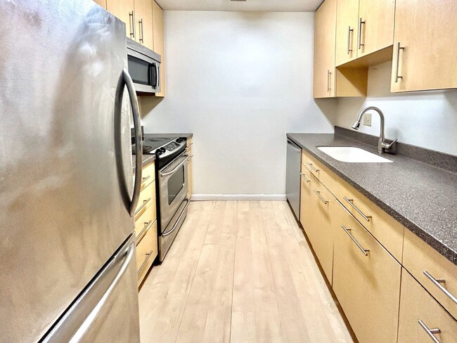 Photo - 37-47 S Williams St Unit Hill Gardens #321