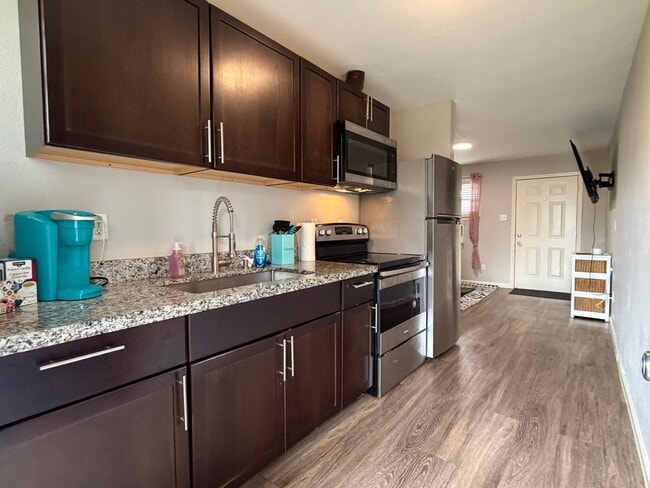 Photo - 1412 E 35th St