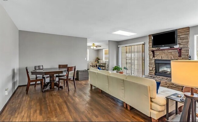 Photo - 217 W Linden Ave