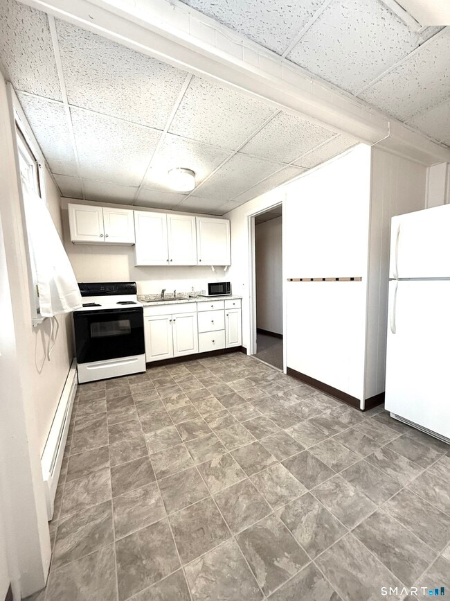 Photo - 425 Montauk Ave Unit 3