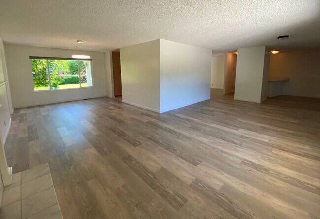 Photo - 507 Walnut Ct
