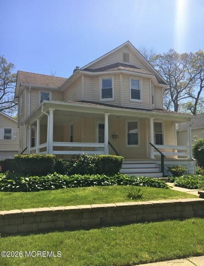 Building Photo - 1302 L St