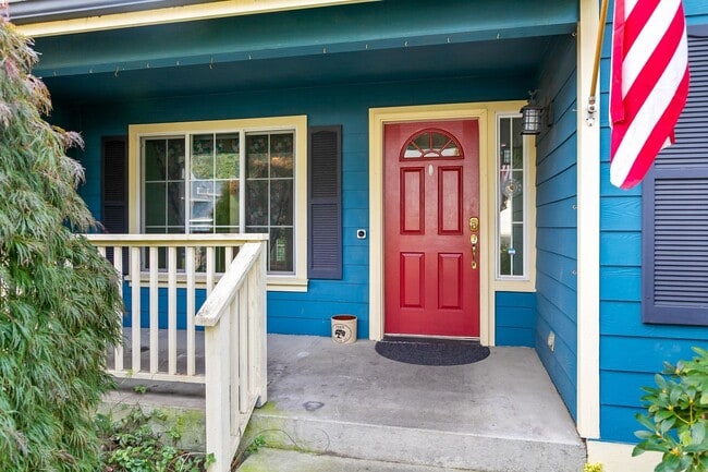 Photo - 5 Bed 2.5 Bath Spacious House For Rent In Poulsbo!!!