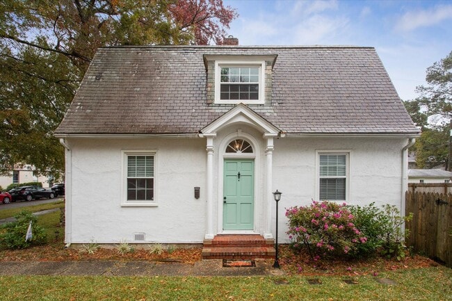 Building Photo - Historic Hilton Village