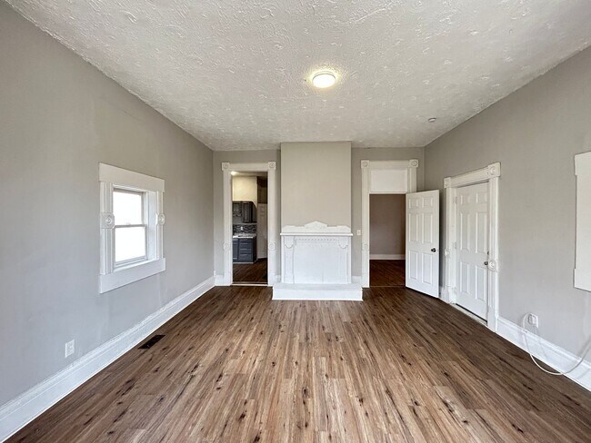 Photo - 813-817 S Main St Unidad 815