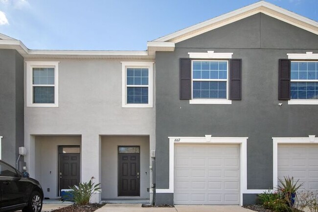 Spacious 3-Bedroom Townhome in Desirable U... - Spacious 3-Bedroom Townhome in Desirable U...