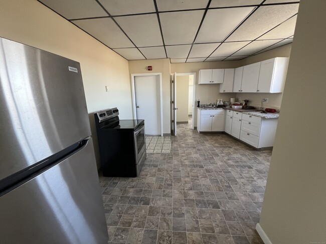 Photo - 33 Railroad Ave Unit 1