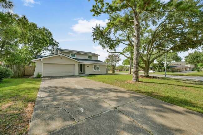3727 Thursa Ln