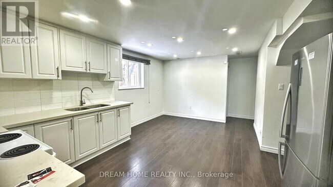 Photo - 51 Laxford Ave