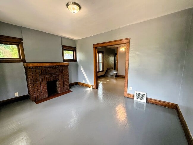 Photo - Highland Rd NE Unit 915 Highland Rd NE