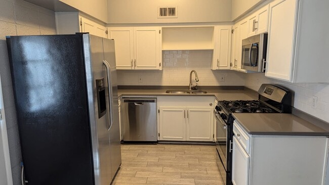 Photo - 6526 N 12th Place Unidad 6526
