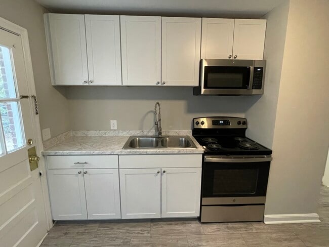 Photo - 28 Hollywood Ct Unit 28