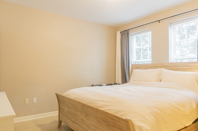 Photo - 1661 Riverside Ave