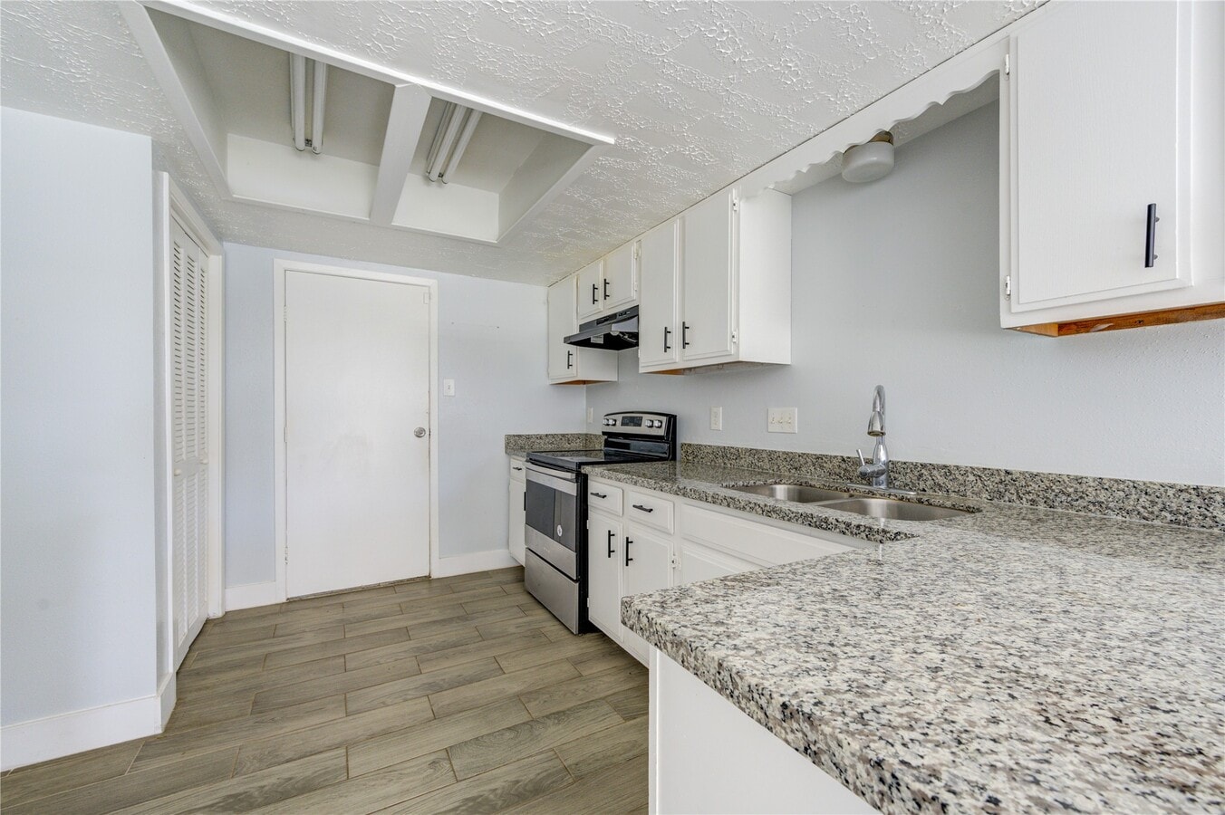 Photo - 7506 Stone Pine Ln