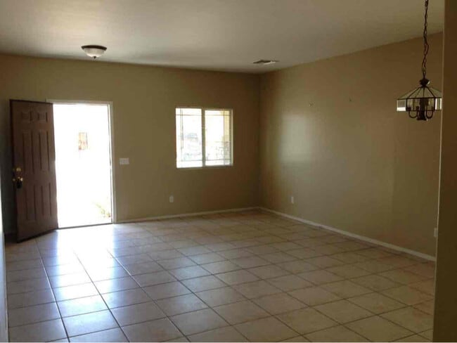 Photo - 2207 N 91st Ln