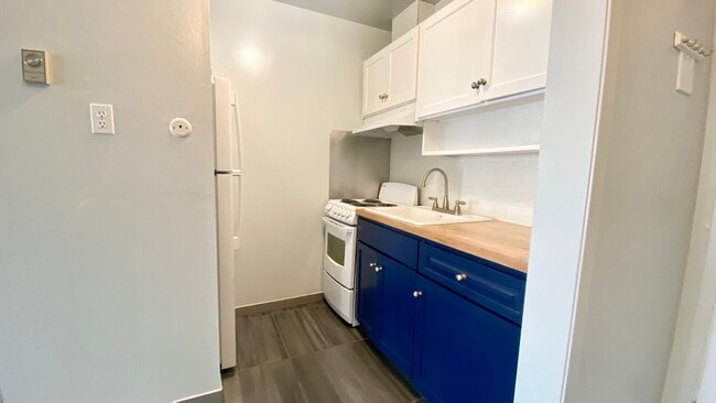 Photo - Top-floor Studio at Watergate Unit 491