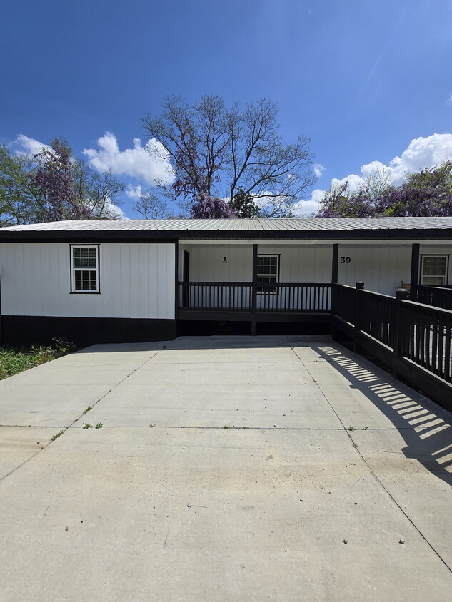 Oversized ONE Bedroom *HALF OFF YOUR FIRST... - Oversized ONE Bedroom in Serene Rossville, GA
