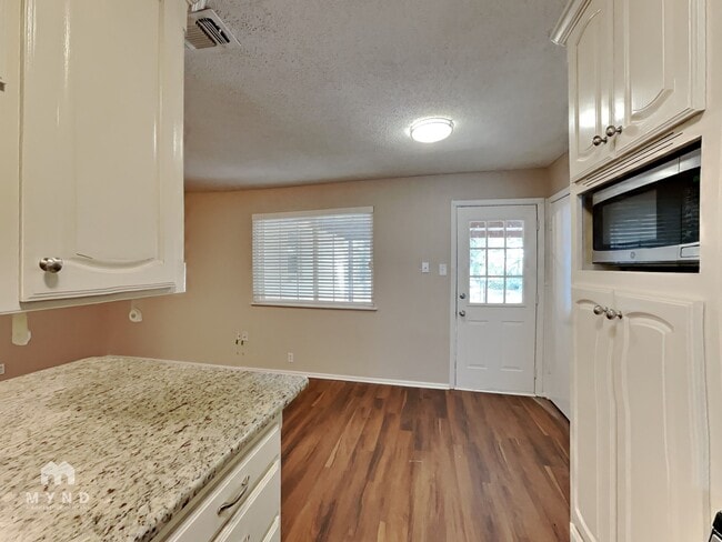 Photo - 129 NE Michael Dr