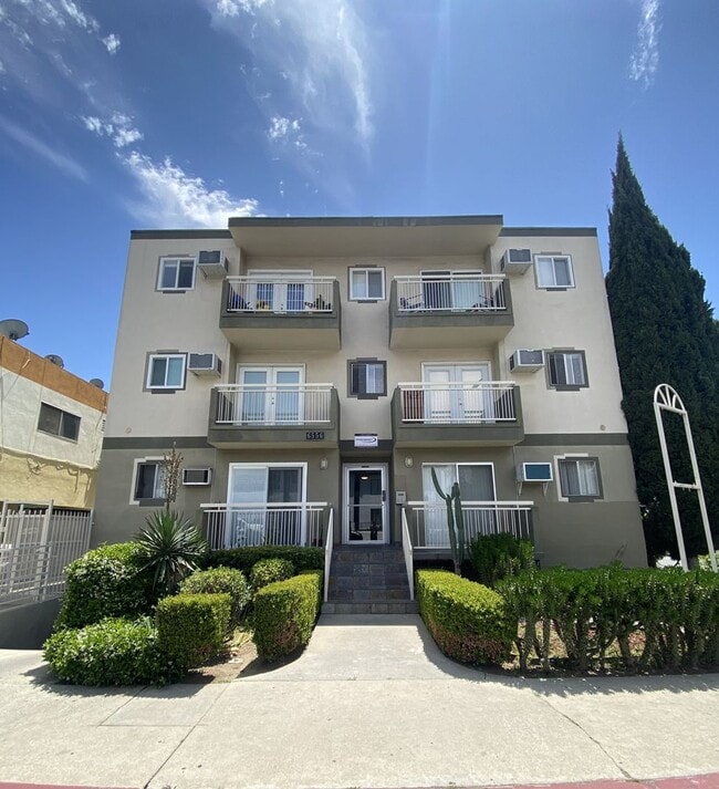 Photo - 6556 Lamirada Ave